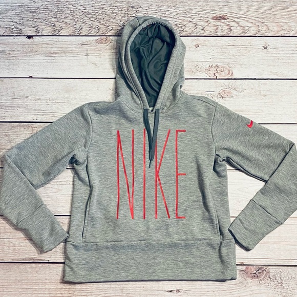 Nike Tops - 📌NIKE • Hoodie